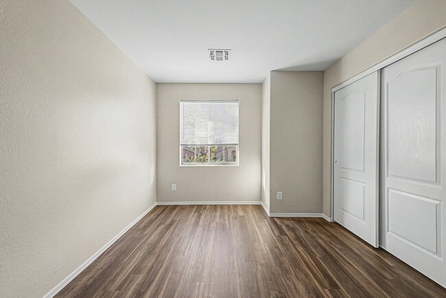 Building Photo - 15451 W Yucatan Dr