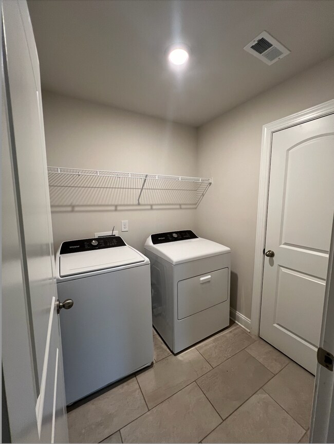 Building Photo - 3630 Mathewson Way