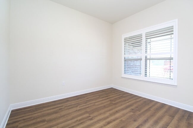 Building Photo - Ventura Estates Rental – 4 Bedrooms, 2 Bat...