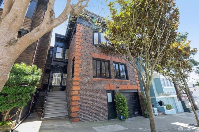 Primary Photo - 3929 Clay St