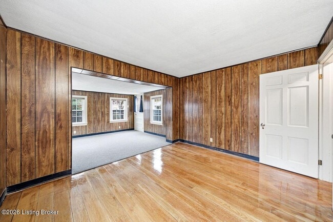 Building Photo - 1209 Valley Dr