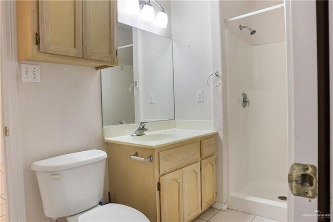 Building Photo - 2212 Lilly Cove Dr