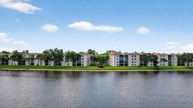 Building Photo - 6193 Pointe Regal Cir