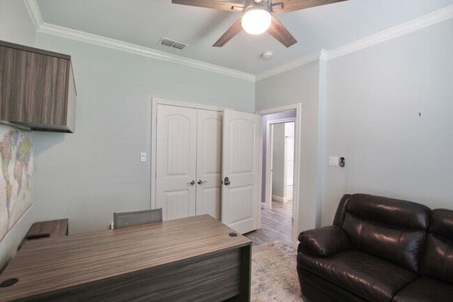 Building Photo - Coming Soon! Stunning 3 Bed 2 Bath Home on...