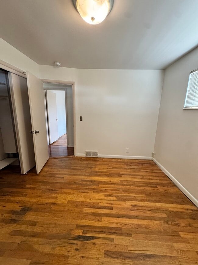 Building Photo - 2 Bed, 2 Bath Home