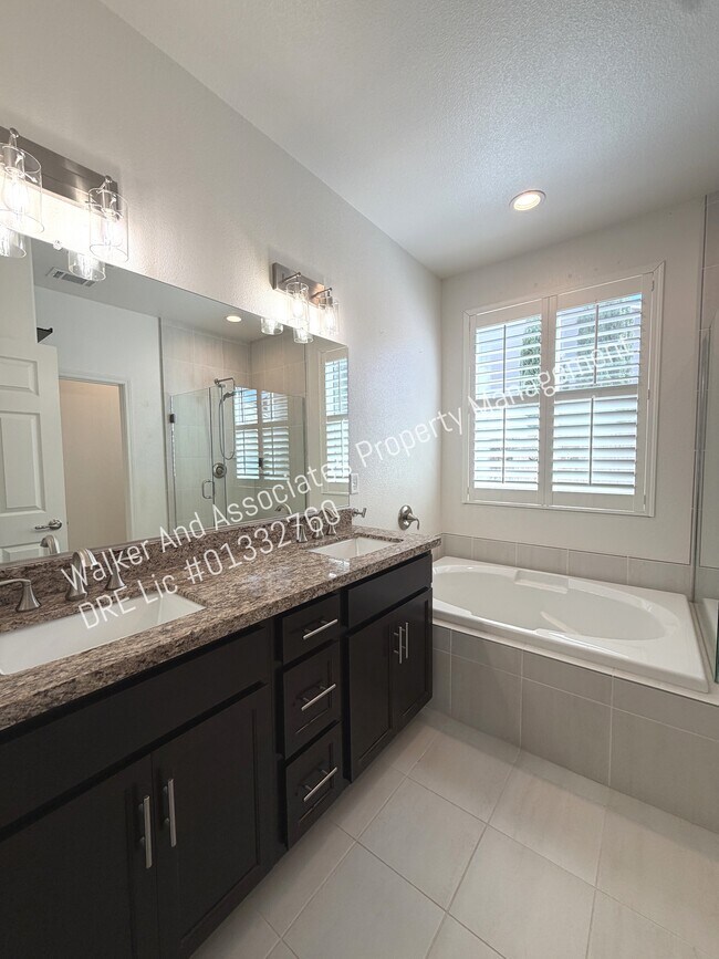 Building Photo - 4464 Lazo Dr