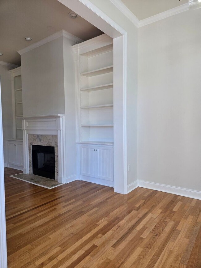 Building Photo - 3-bedroom, 2-bathroom cottage-style villa in Savanna Pointe