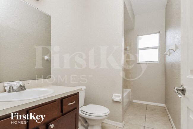 Building Photo - 10611 Carloway Hills Dr