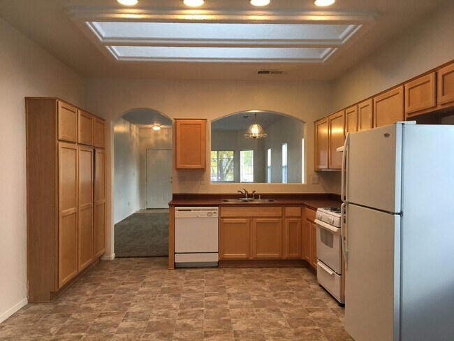 Building Photo - 3BR/2Living in Enchanted Hills!