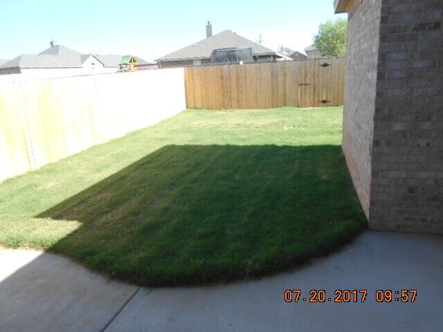 Building Photo - First Full Month's Rent Free! The Finer Th...