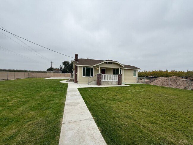 Building Photo - Newly remodeled country home!