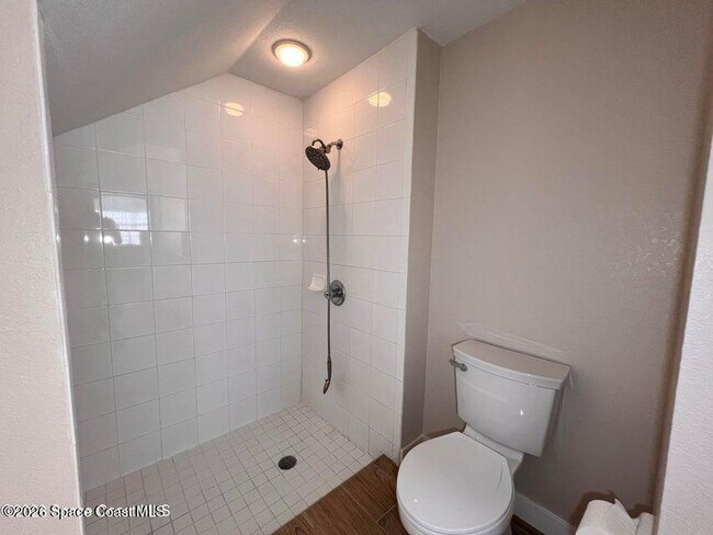 Building Photo - 105 Turpial Way