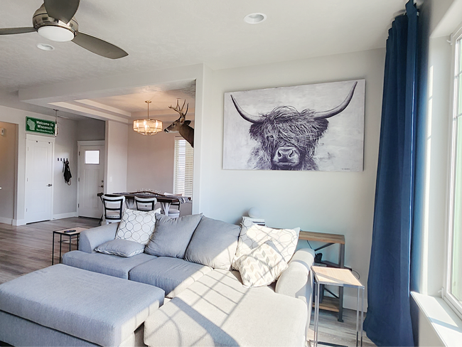 Building Photo - Home Sweet Home! Won't last long!