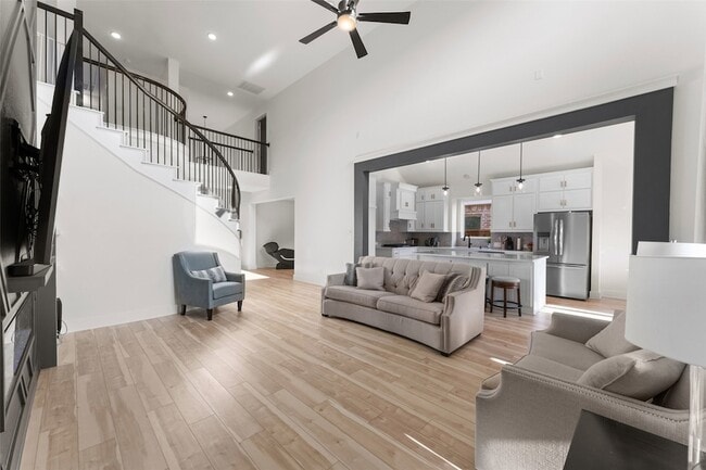 Building Photo - 1360 Chisos Wy