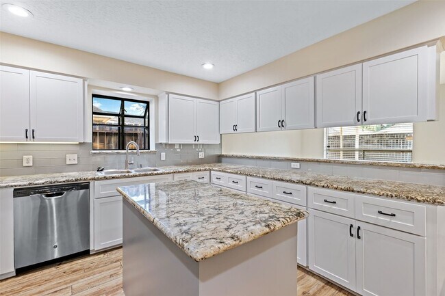 Building Photo - 10735 Kitty Brook Dr
