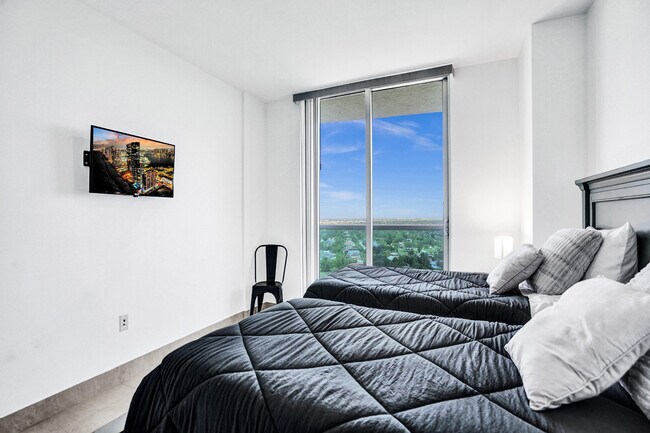 Building Photo - 2641 N Flamingo Rd