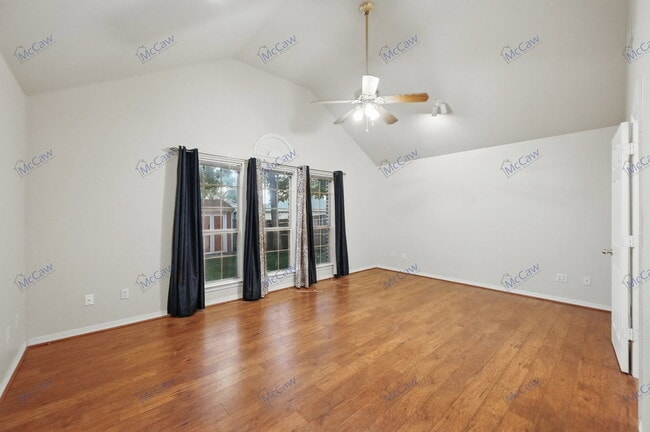 Building Photo - 211 Sendero Dr