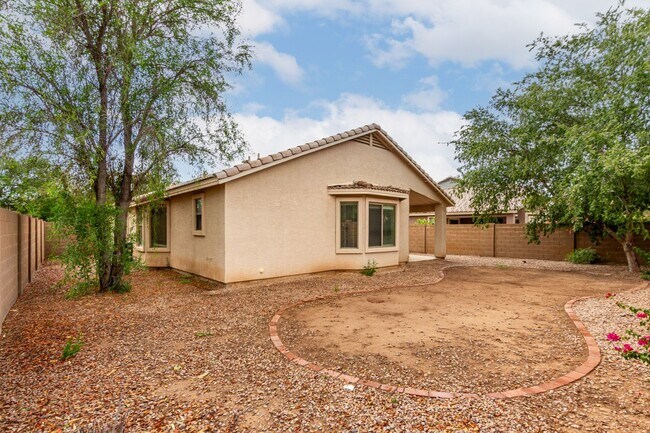 Building Photo - Spacious 3-Bedroom Home with Den in Gilbert!