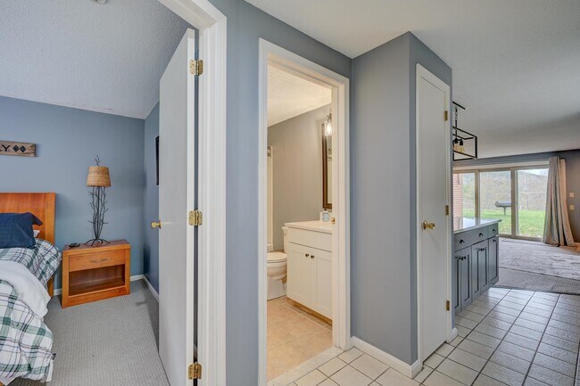 Building Photo - F37 Nordic Village Ln
