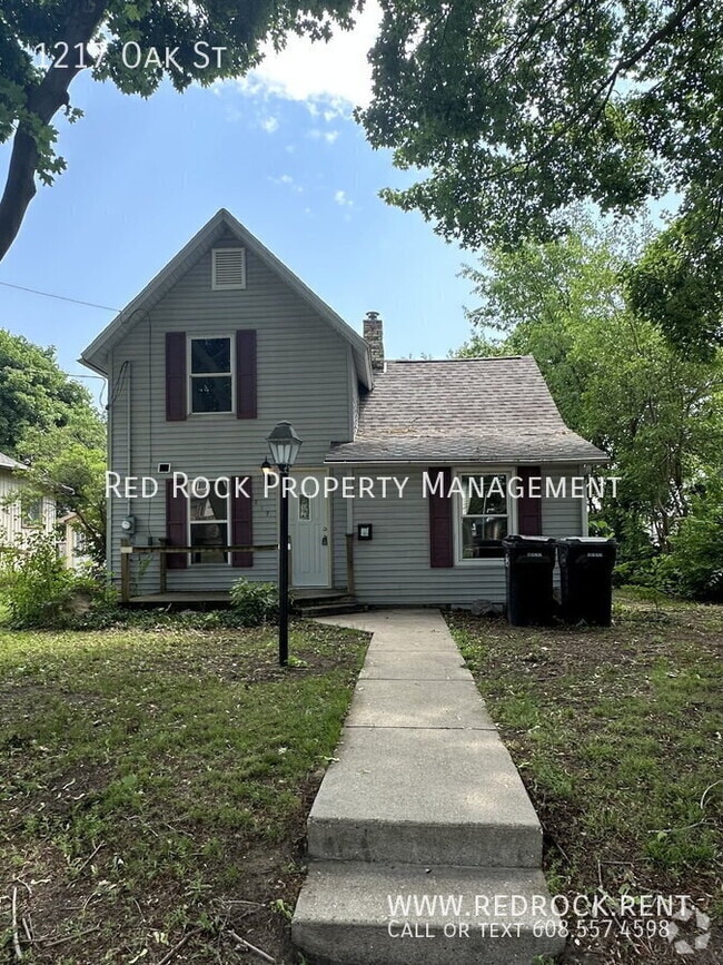 Building Photo - 1217 Oak St