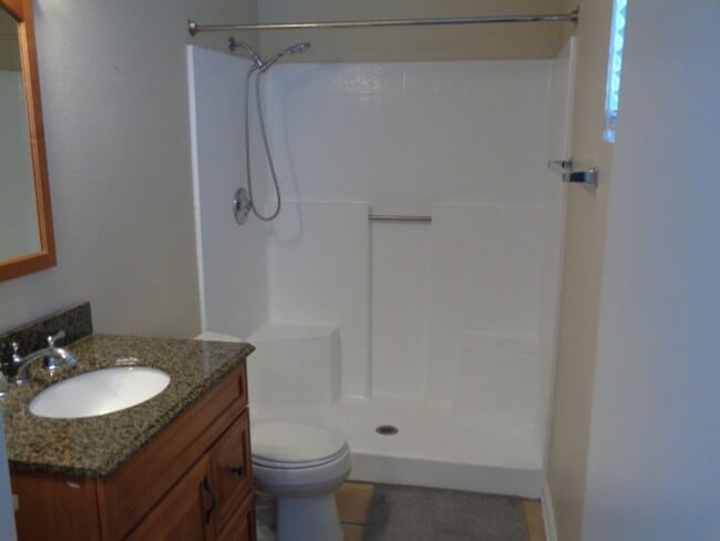 Building Photo - Beautiful One Story Home in Rosamond in Excellent Condition