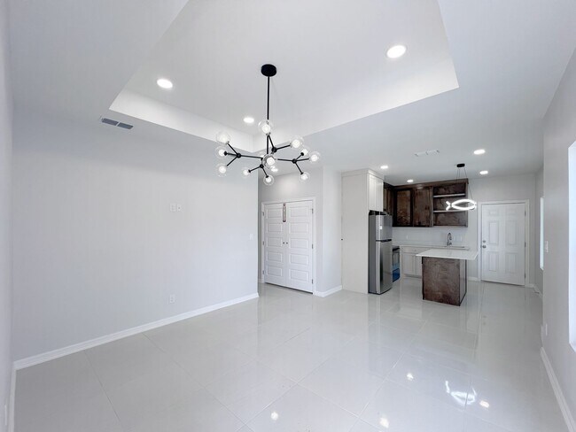 Building Photo - 1st Month Free!  Brand New 3Bed/2Bath - Vi...