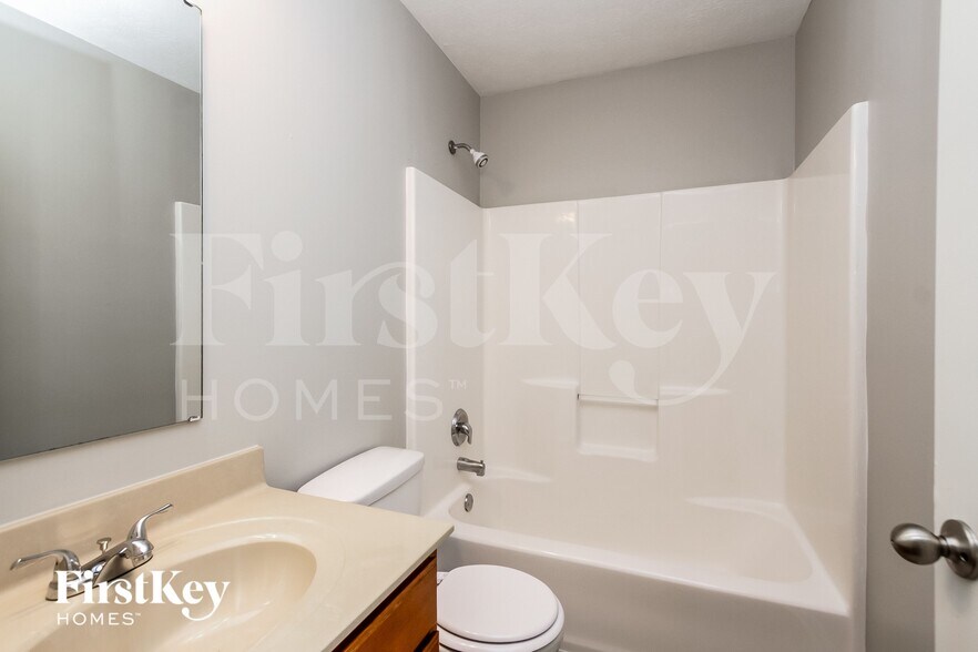 Building Photo - 5602 Wild Horse Dr