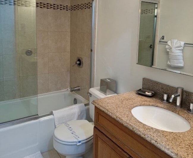 Building Photo - 754 9th Ave