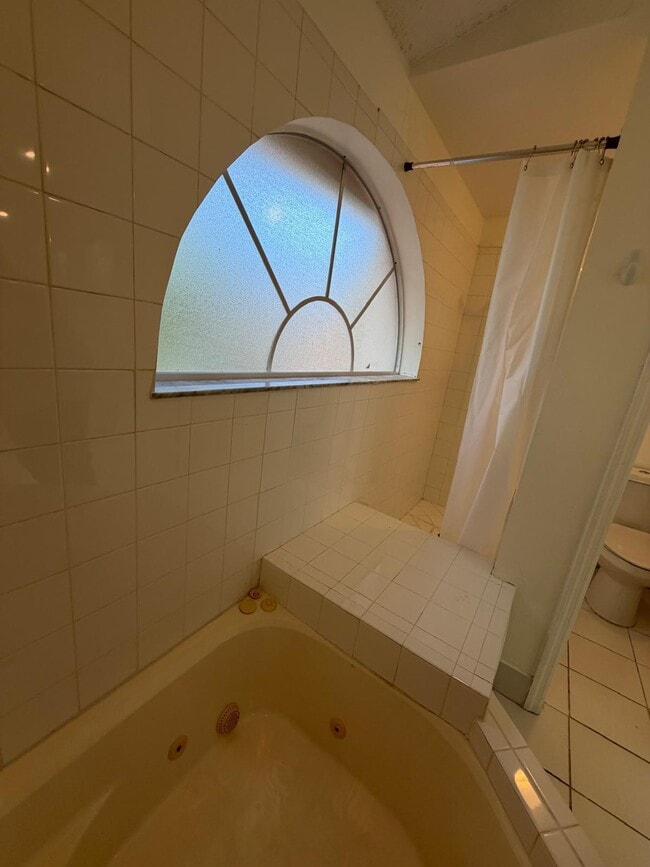 Building Photo - 3780 Amalfi Dr