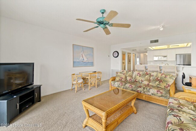 Building Photo - 8700 Ridgewood Ave