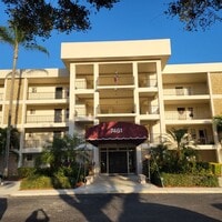 Building Photo - Annual OR Seasonal turnkey FURNISHED 2/2 ground floor condo with golf course and water views