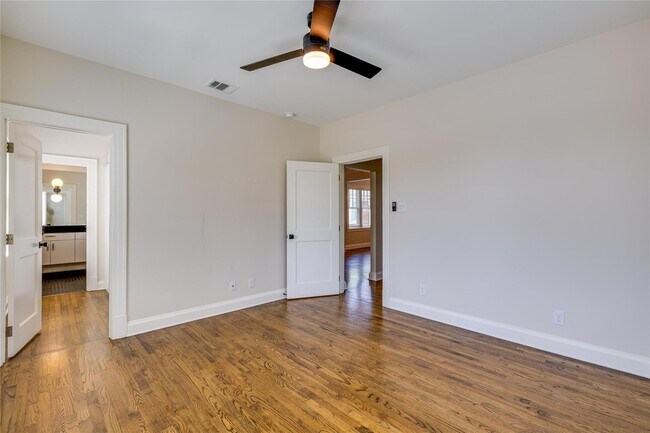 Building Photo - 2837 Hemphill St