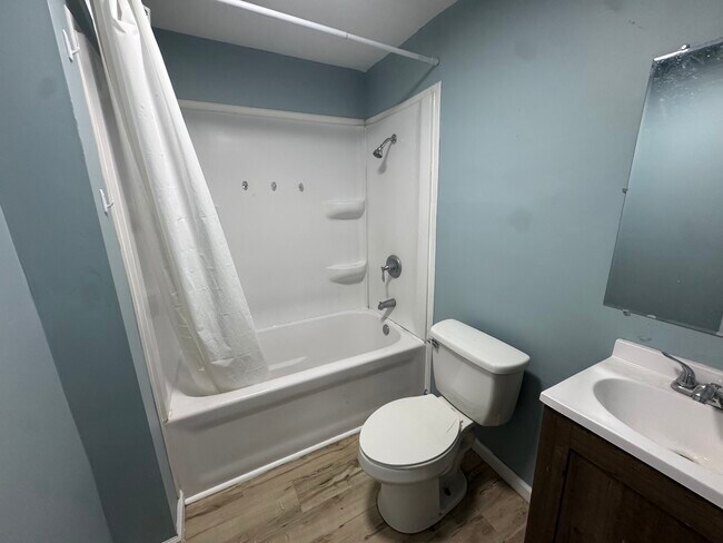 Building Photo - 1805 N Wabash Ave