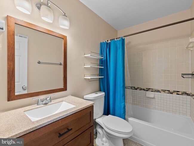 Building Photo - 2459 Pyrenees Ct