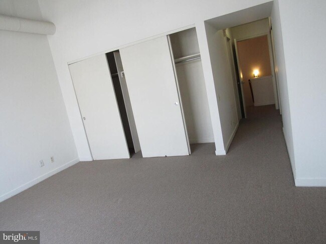 Building Photo - 3 N Christopher Columbus Blvd