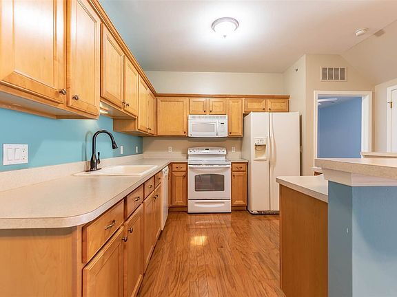 Building Photo - 663 Worthington Dr