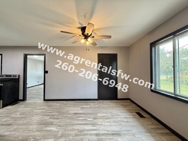 Building Photo - 3 Bedroom House