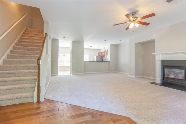 Building Photo - 860 Riverdance Dr NW