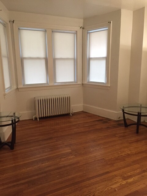 Living room - 810 North Harrison Street
