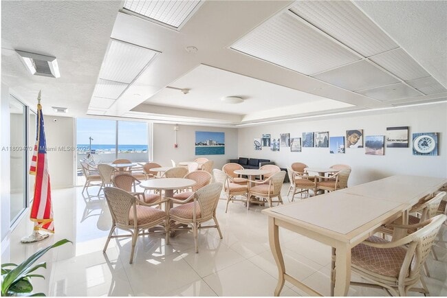 Building Photo - 465 Ocean Dr
