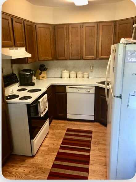 Eat in Kitchen- - 111 Arlington Rd