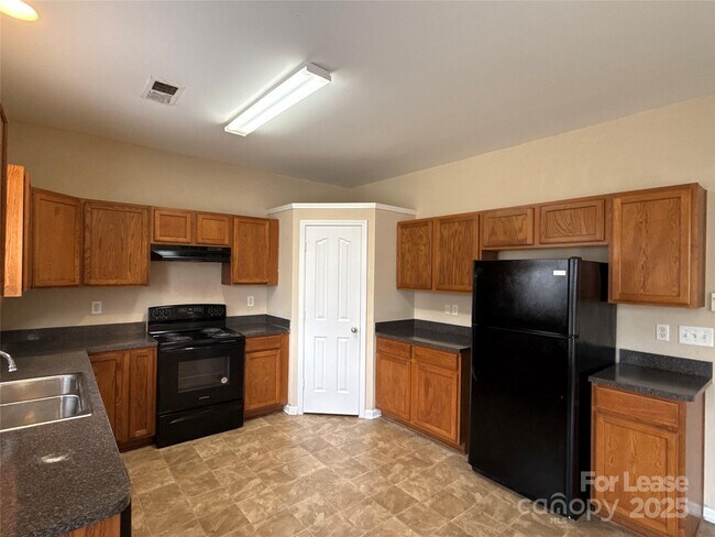 Building Photo - 13802 Plowdon Ct