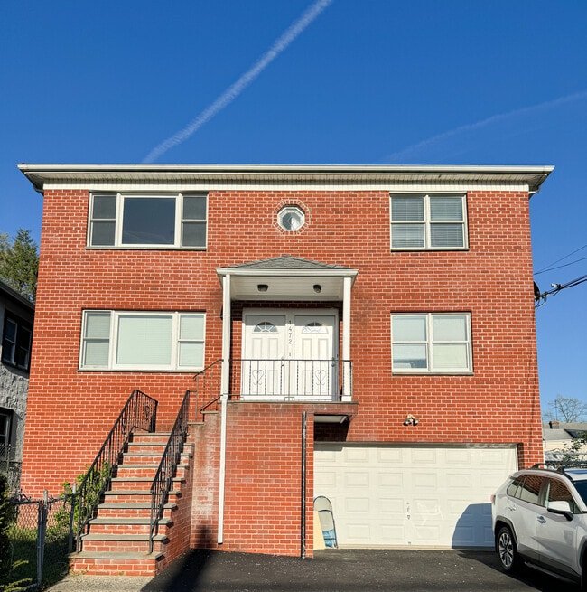 Building Photo - 1472 Nepperhan Ave