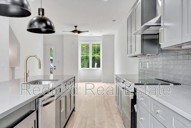 Building Photo - 2042 McKinley St