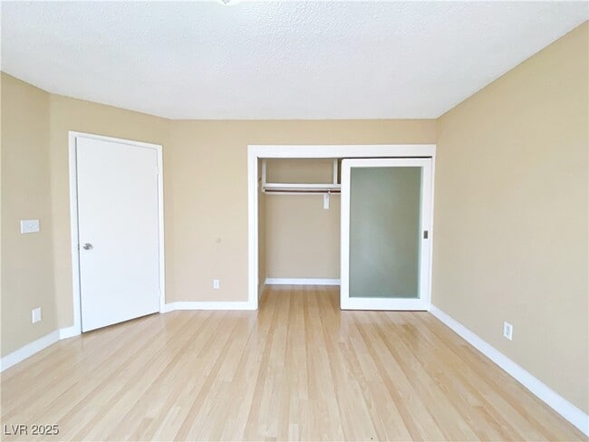 Building Photo - 8316 Cove Landing Ave