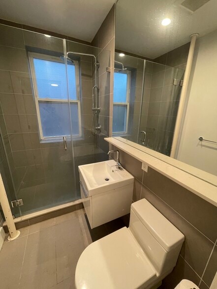 Building Photo - 130 Highland Ave