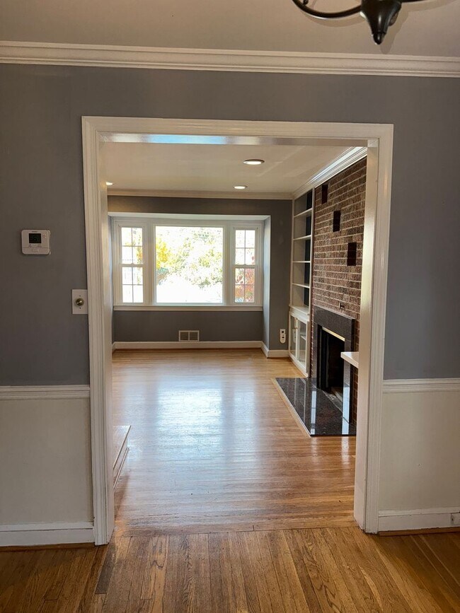 Building Photo - Charming 3-Bedroom Home in Silver Spring