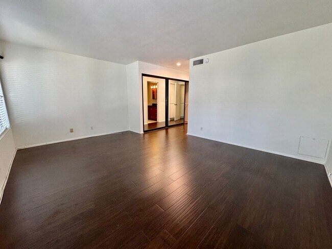 Building Photo - Large and Modern tri-level townhouse in Westwood minutes from Beverly Hills and UCLA