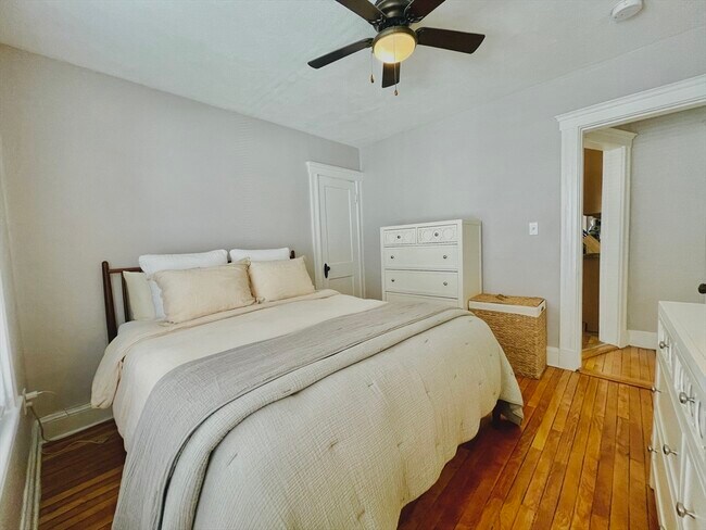 Building Photo - 15 Woods Ave