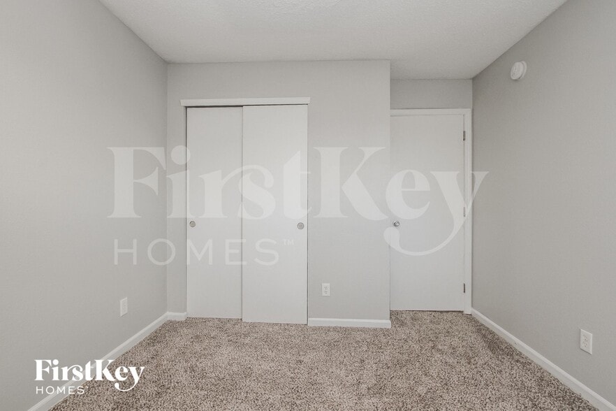 Building Photo - 10870 Sweetsen Rd